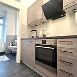 Single 8 * Graz