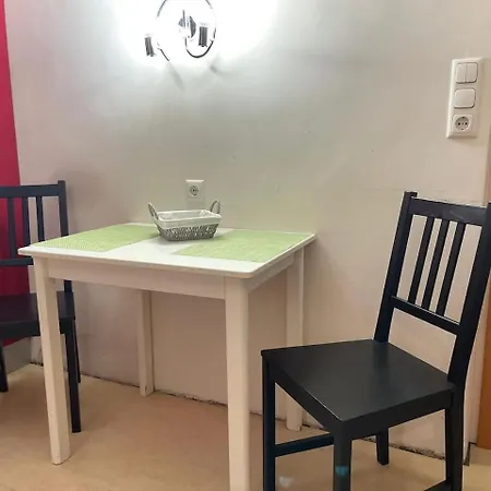 Single Suite Apartment Top 8 Apartment *