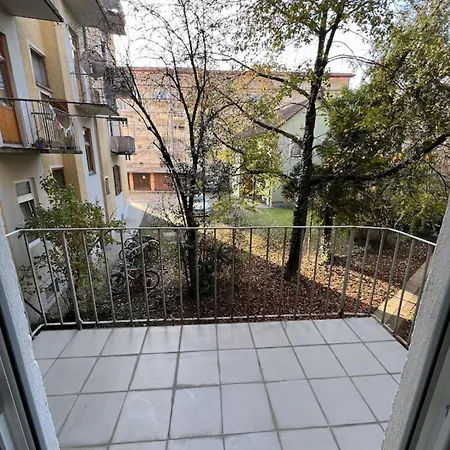 Single 8 Apartamento *