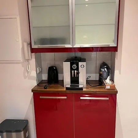 Single Suite Apartment Top 8 Apartamento *